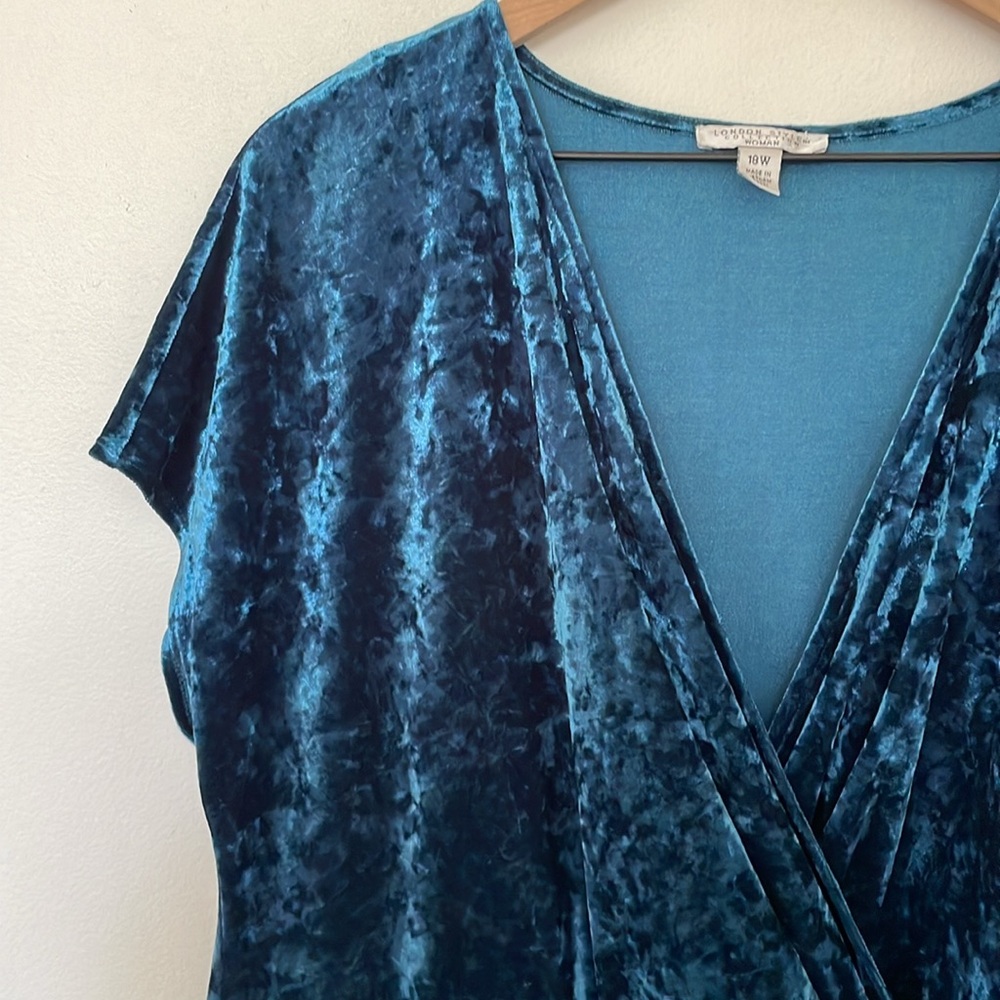 London Time | Crushed Velvet 18W Faux Wrap Tulip Skirt Short Sleeve Mini Dress - Picture 2 of 10